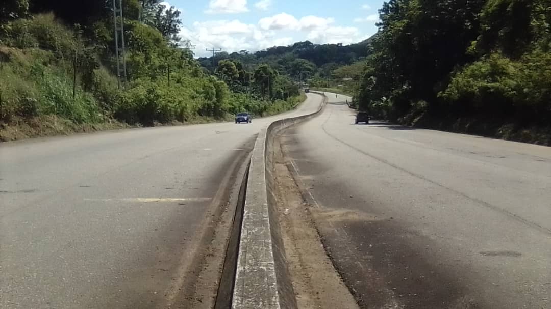 Puente de la intercomunal de Barinas está que no aguanta otro invierno