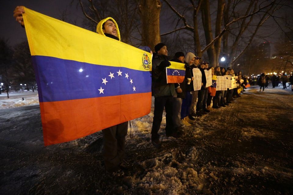 Las penurias de migrantes venezolanos en un refugio de Boston