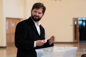 Gabriel Boric: Más allá del resultado, el plebiscito fortalece nuestra democracia