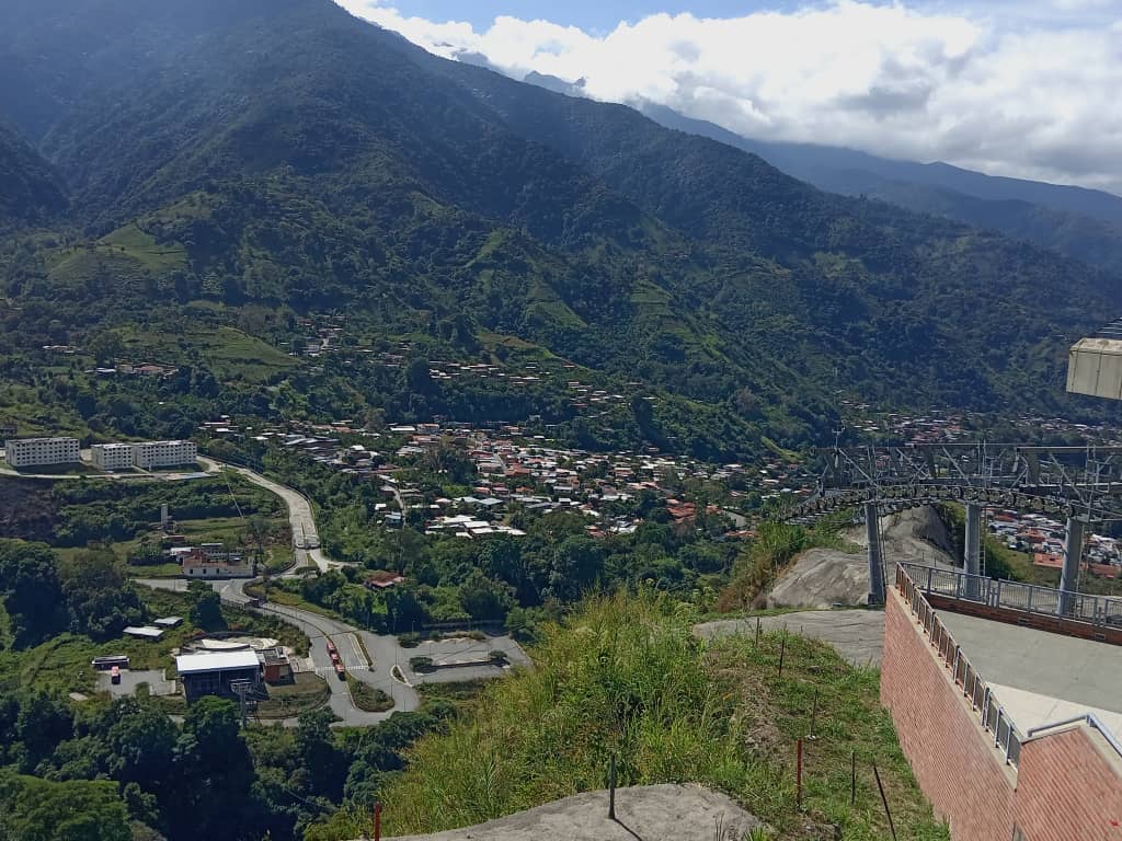 Varios meses sin servicio de Trolcable suman los habitantes de la cuenca del Chama en Mérida