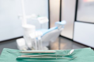 Horror en la sala del dentista: le realizó más de 30 intervenciones a una paciente en cinco horas