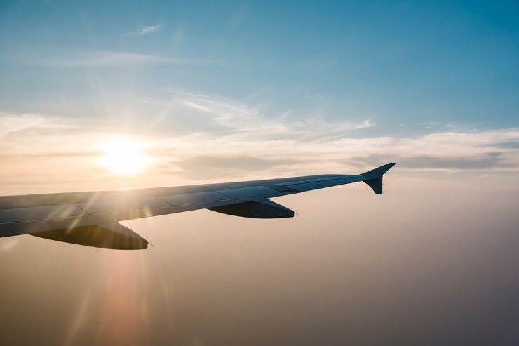 Azafata grabó en pleno vuelo un aterrador fenómeno atmosférico y el VIDEO se hizo viral