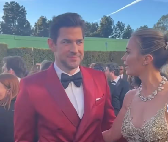 ¿John Krasinski le pidió el divorcio a Emily Blunt en la alfombra roja de los Globo de Oro?: el VIDEO de la controversia