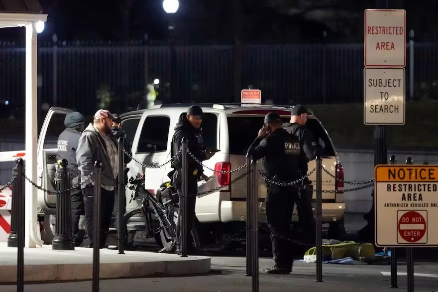 Estrelló un carro contra las rejas de la Casa Blanca y todo acabó de la peor manera para él