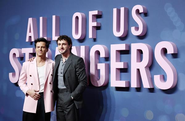 Amor y fantasmas en “All of Us Strangers”, la nueva película de Andrew Scott y Paul Mescal