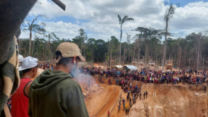 Derrumbe en yacimiento ilegal dejó a múltiples mineros tapiados en Bolívar (Video)