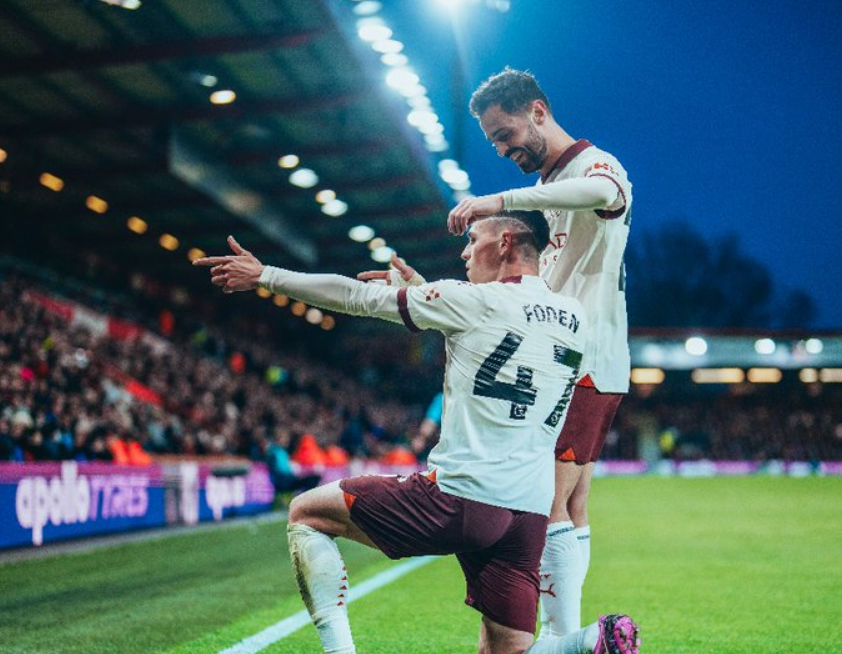 Phil Foden salvó un mal día del Manchester City en Bournemouth