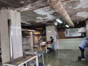 A un soplo de desplomarse el techo de la cocina del Hospital Central de Maturín