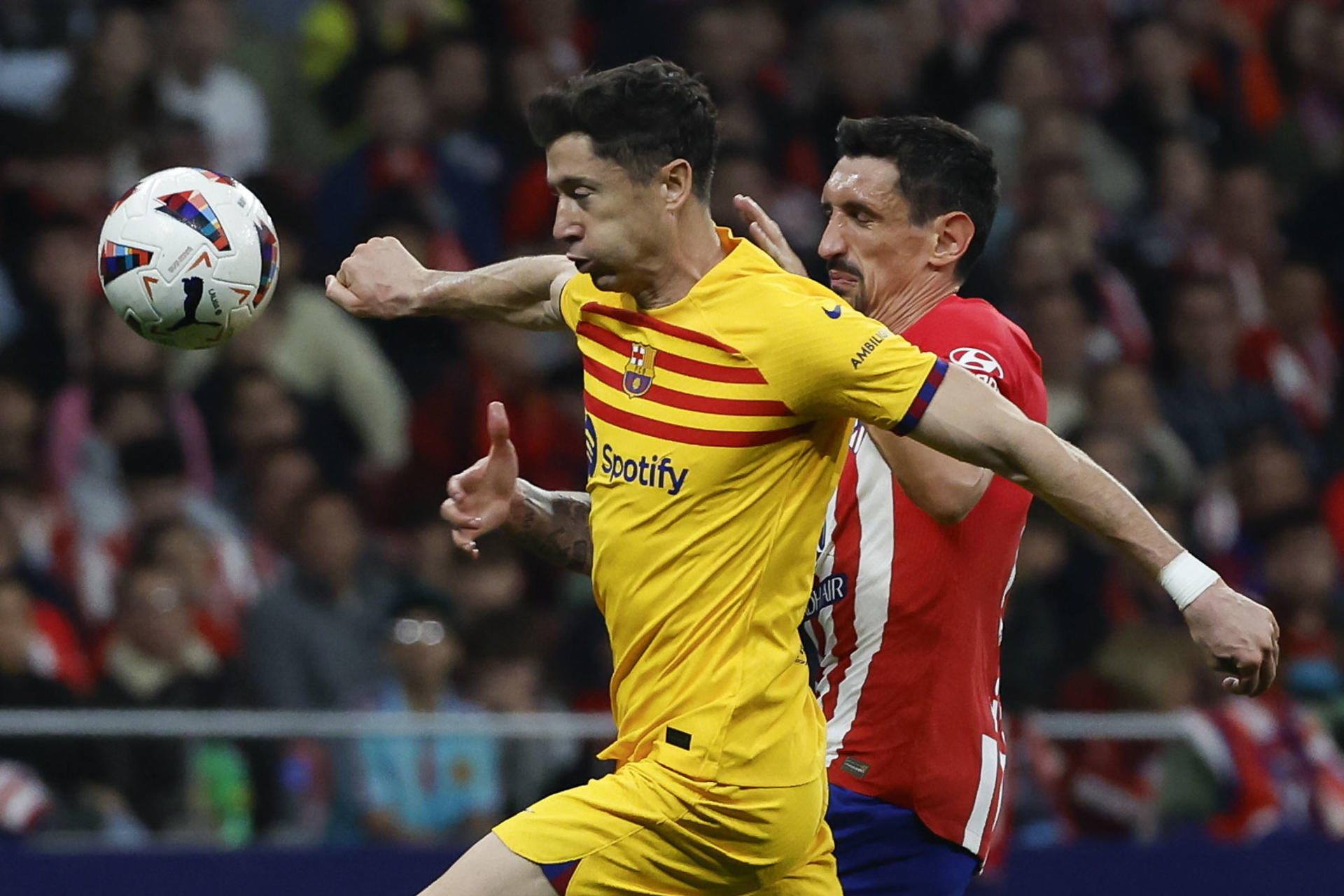 Lewandowski le dio al Barcelona un gran triunfo en el campo del Atlético de Madrid