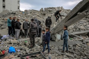 Bombardeo acabó con la vida de 36 miembros de una misma familia en Gaza