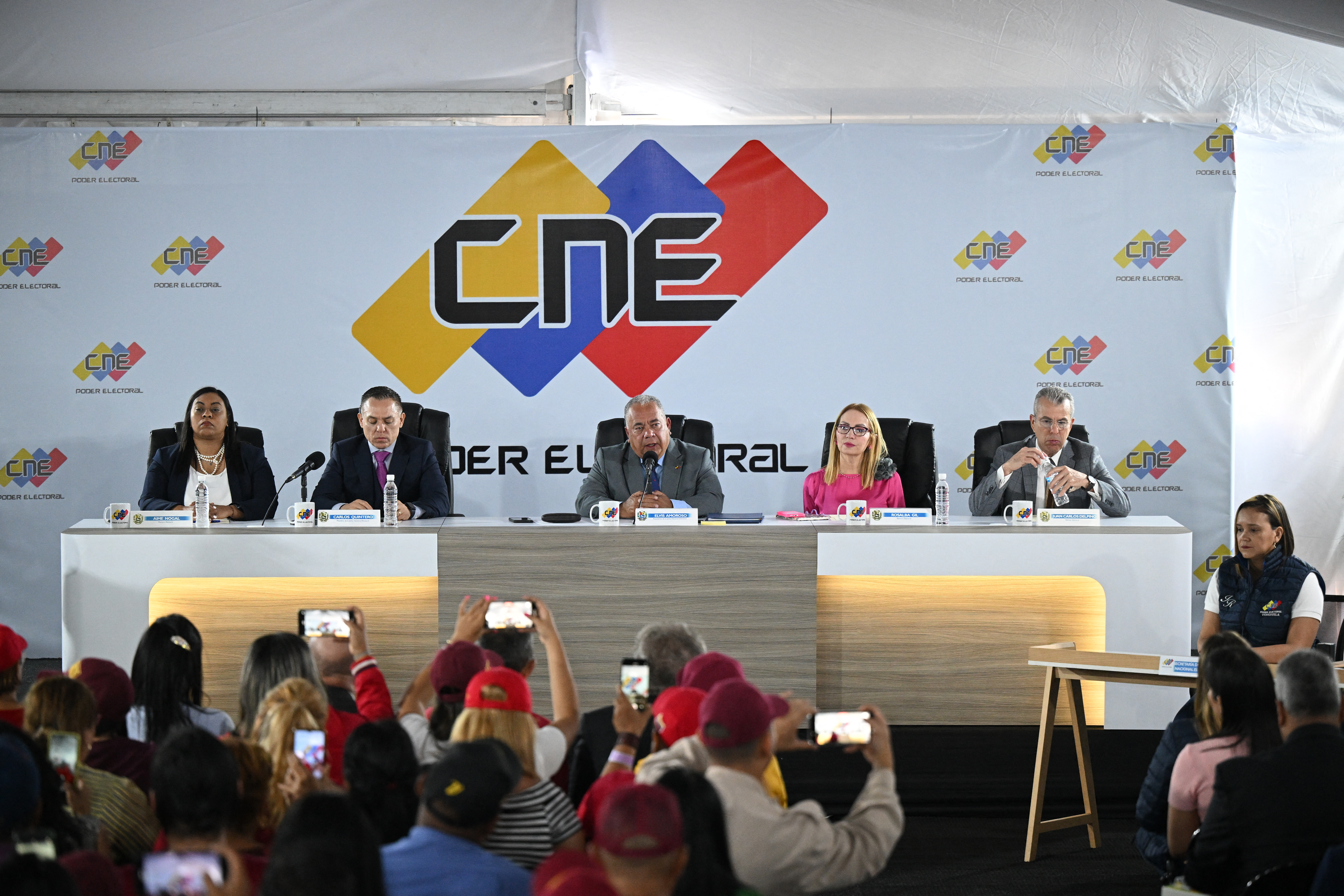 Extraoficial: Elvis Amoroso y Socorro Hernández entre los cuatro funcionarios del CNE a los que la UE retiró la sanciones