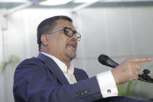 Benjamín Rausseo formaliza ante el CNE su candidatura presidencial
