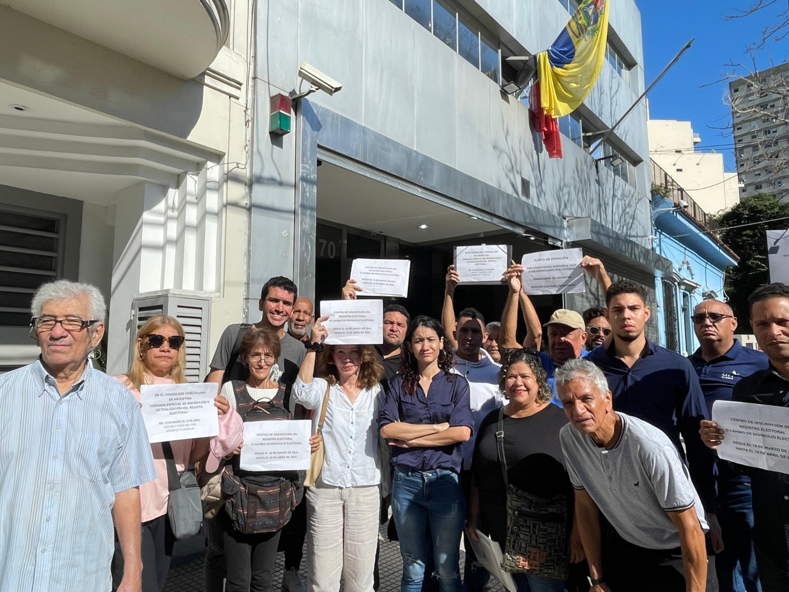 Registro Electoral del CNE en Argentina no abrió por falta de máquinas