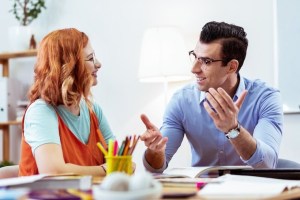 Cómo convertirte en un “supercomunicador” y tener mejores conversaciones