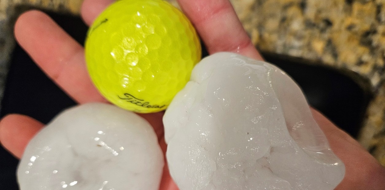 Clima extremo: Cae en varias partes de EEUU enorme granizo, más grande que pelotas de golf