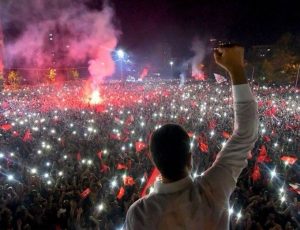 Dura derrota para Erdogan: La oposición gana terreno tras elecciones municipales en Turquía