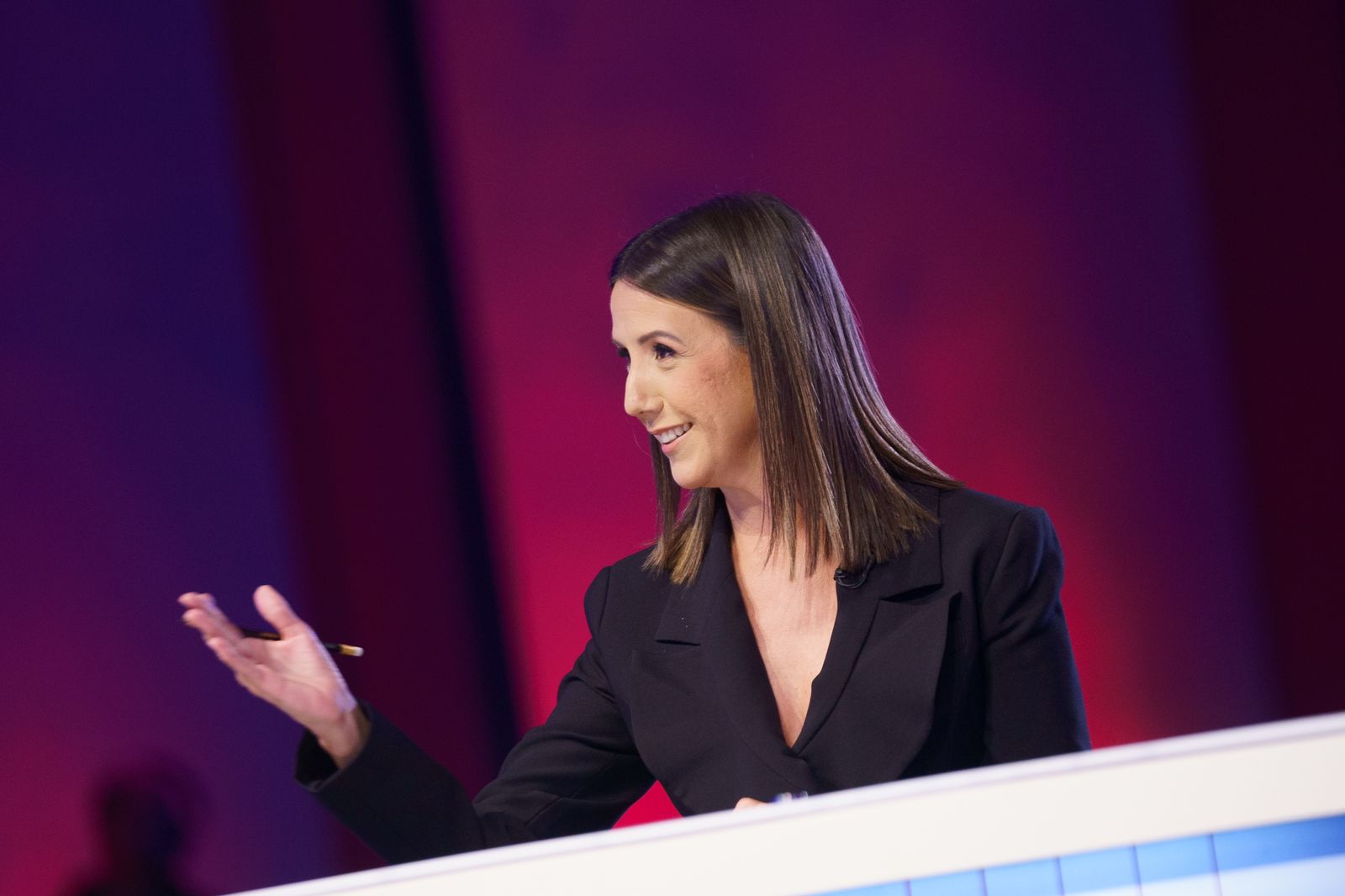 Periodista venezolana moderó el primer debate presidencial de República Dominicana