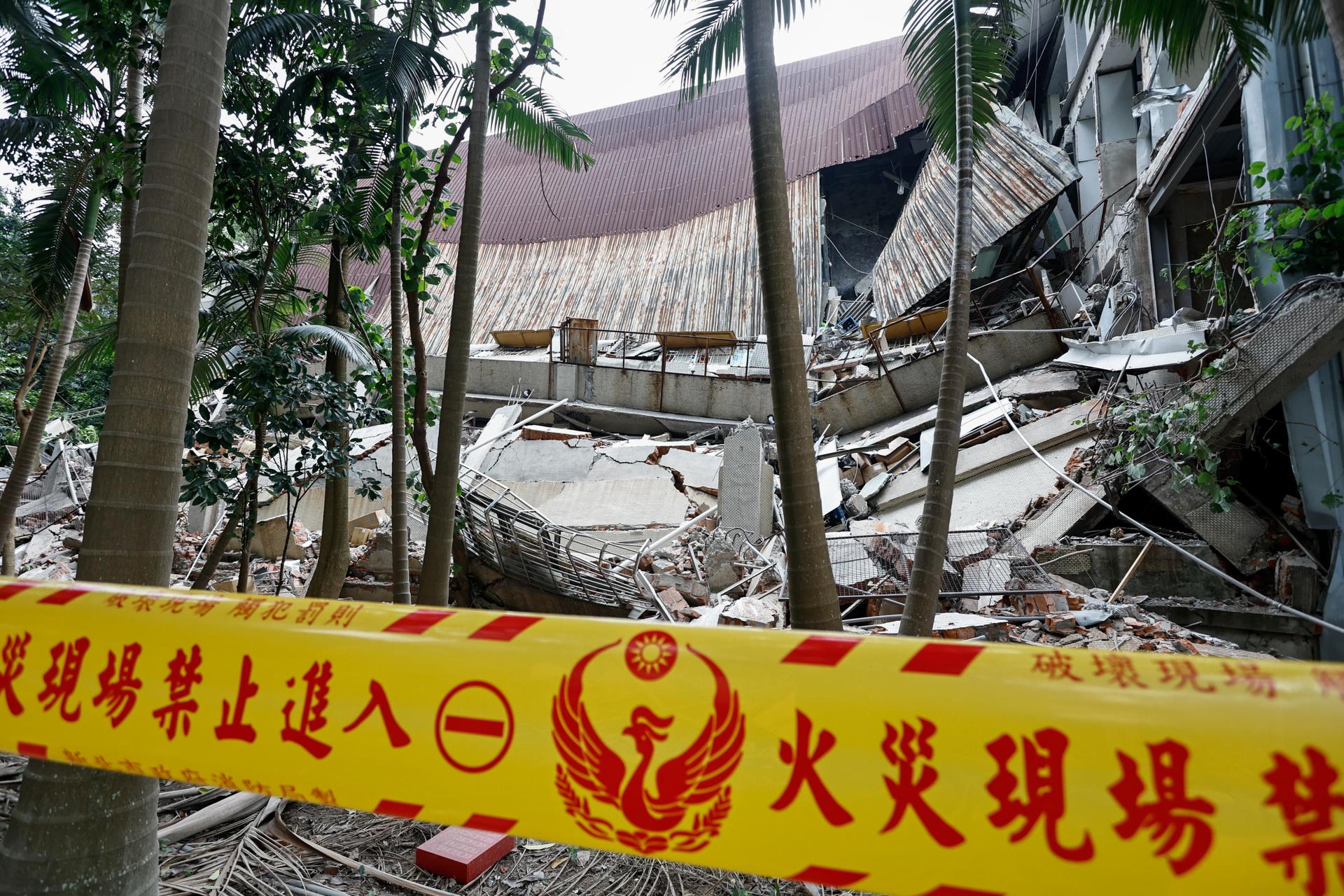 Cerca de un millar de personas atrapadas en la montaña tras el fuerte terremoto de Taiwán