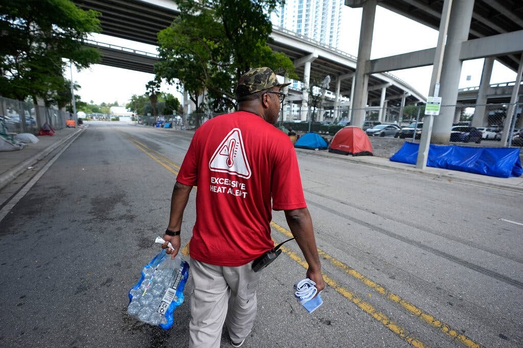 El calor en Miami alcanza temperaturas históricas antes de lo previsto