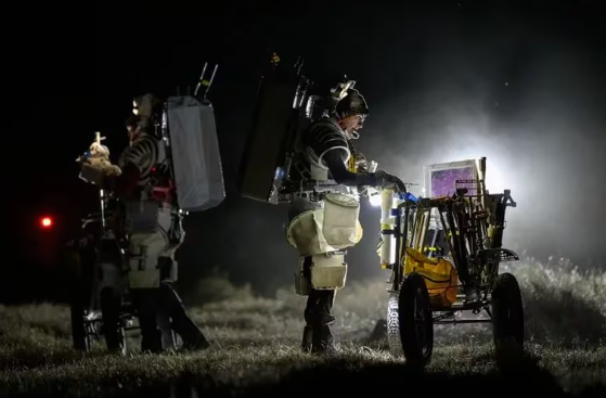 Así se entrenan los astronautas de la Nasa para caminar sobre la Luna en 2026