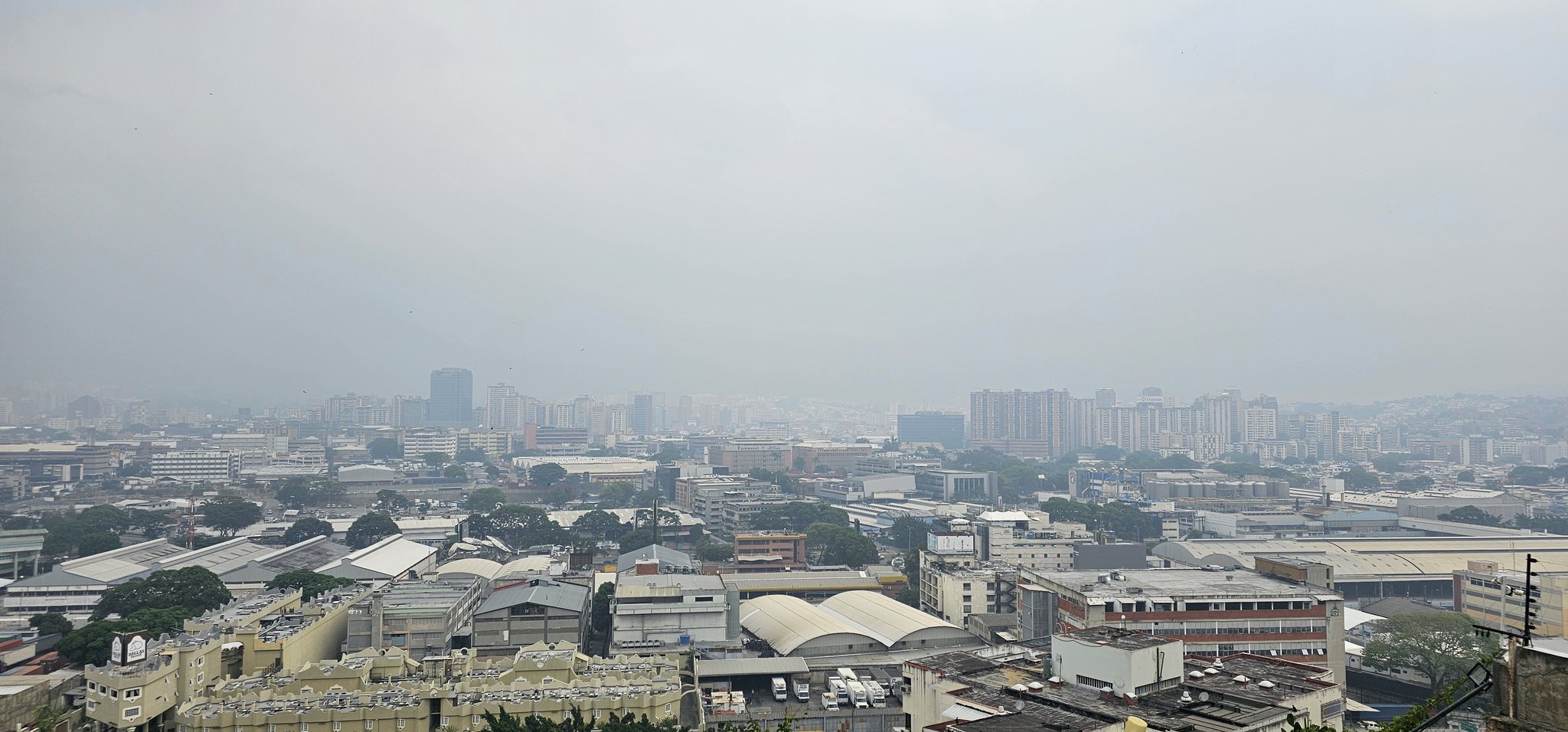 EN IMÁGENES: Intensa calima cubre la ciudad de Caracas este #3May