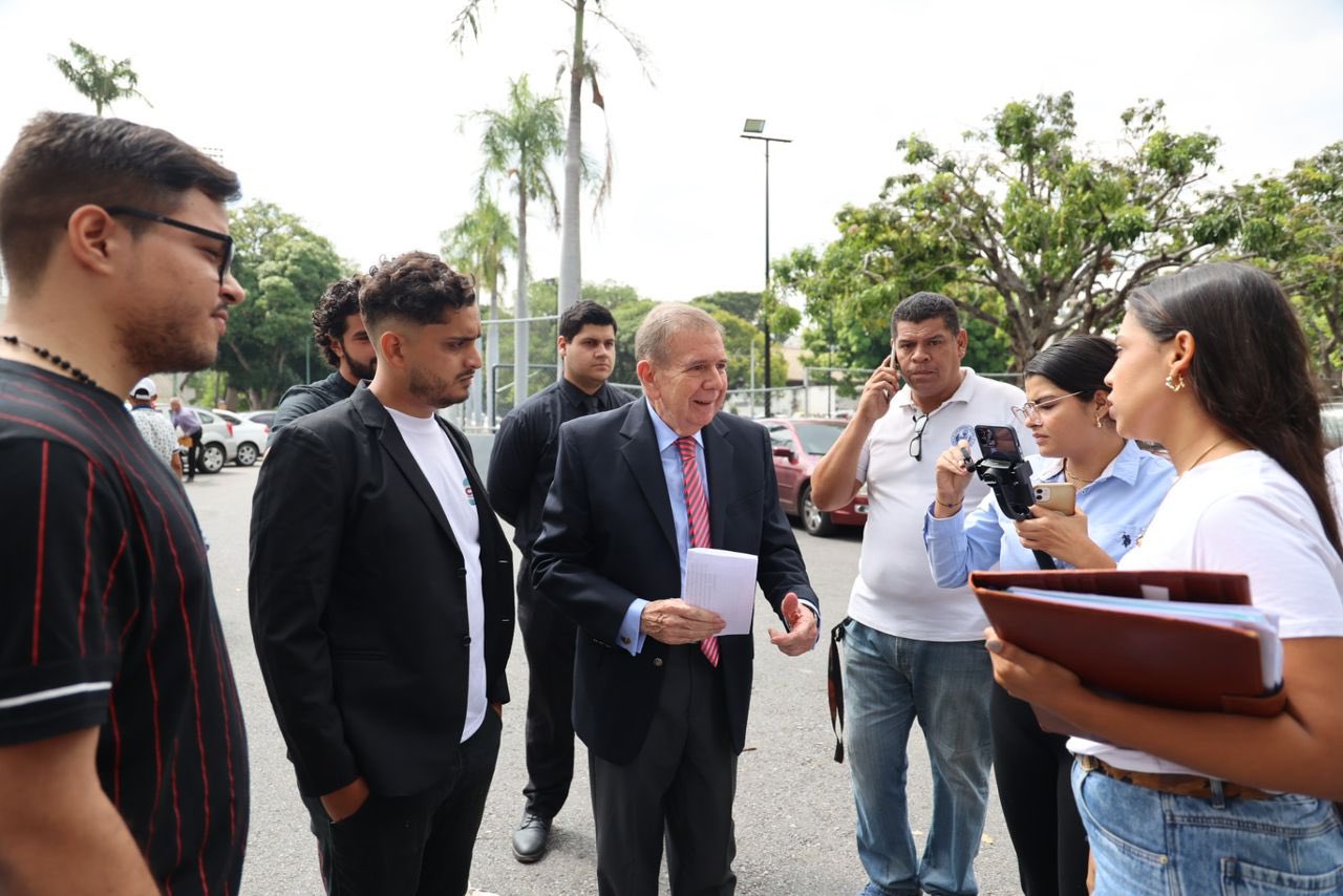 EN IMÁGENES: Edmundo González llegó a la UCV para reunirse con estudiantes y autoridades universitarias