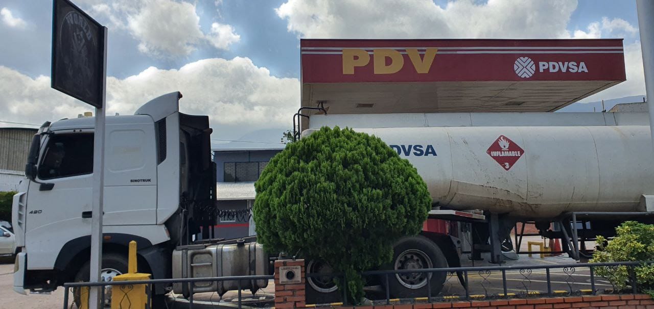 Entre colas y gasolina contaminada, vuelve el caos por combustible en Táchira