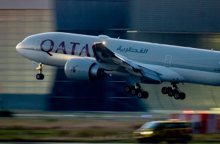 Los pasajeros del avión de Qatar Airways relataron cómo fue la turbulencia que dejó 12 heridos: “Ví gente golpeando contra el techo”