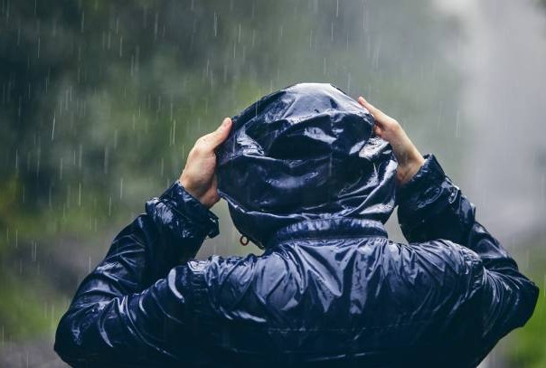 Este es el kit básico contra las lluvias que armas con 30 dólares en Caracas