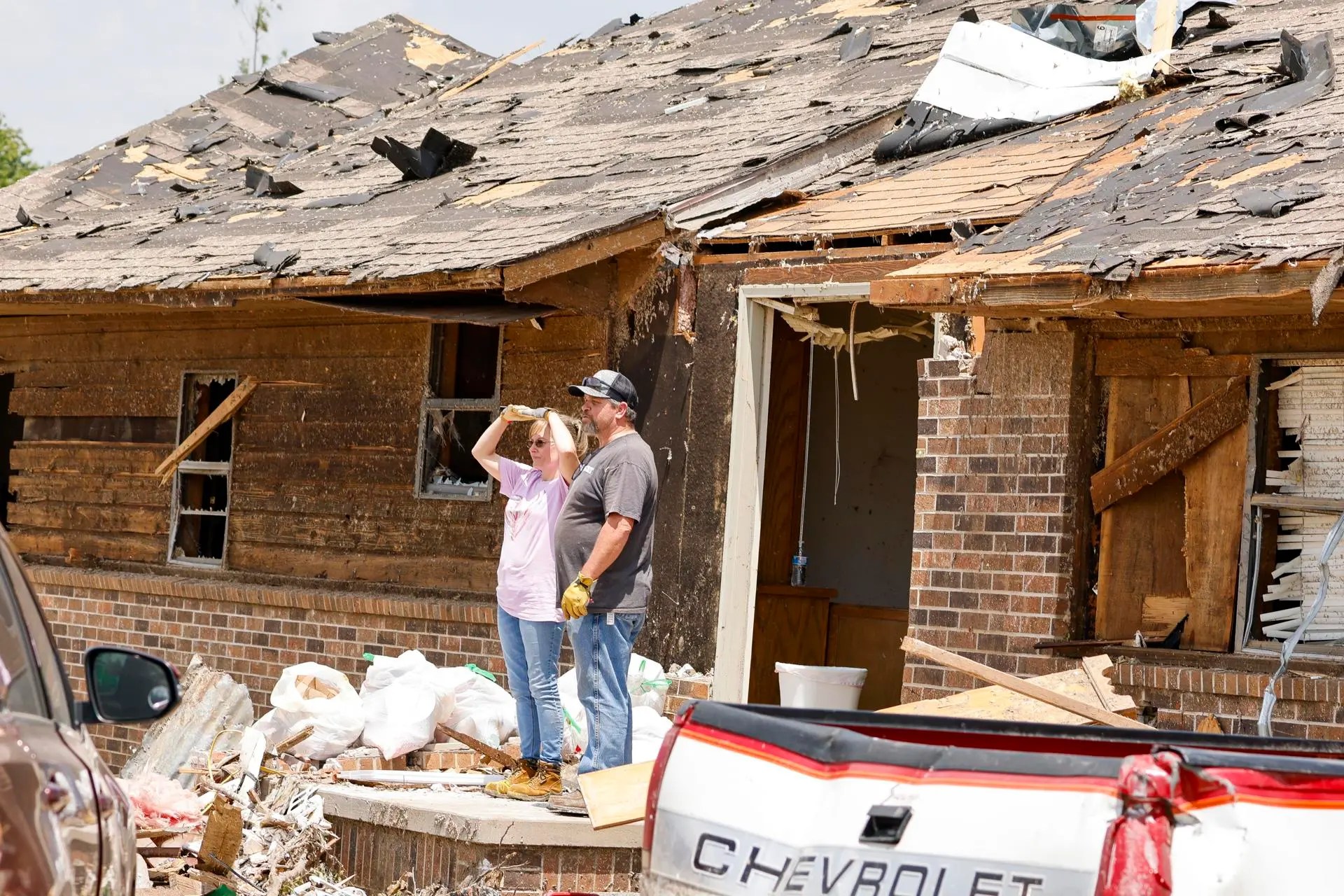 Al menos dos muertos por tornados en Luisiana y miles de personas quedaron sin electricidad