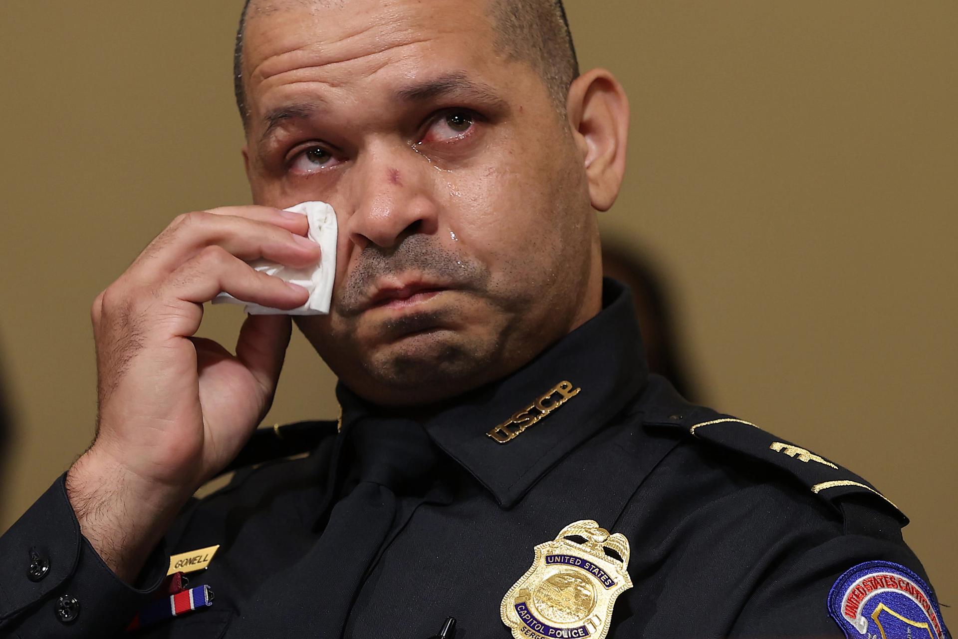 Policía del asalto al Capitolio ahora hace campaña por Biden y asegura que Trump “los traicionó”