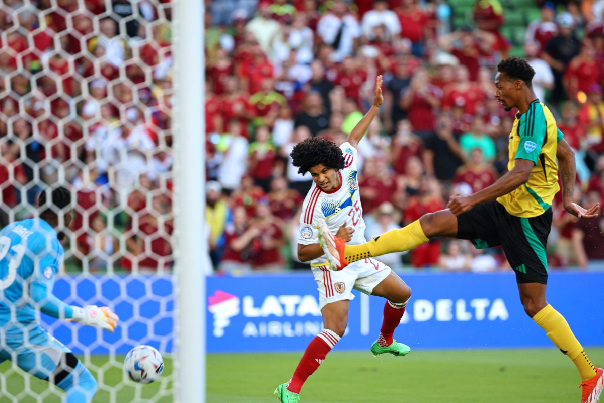 Eduard Bello adelantó a la Vinotinto con este GOLAZO ante Jamaica (Video)