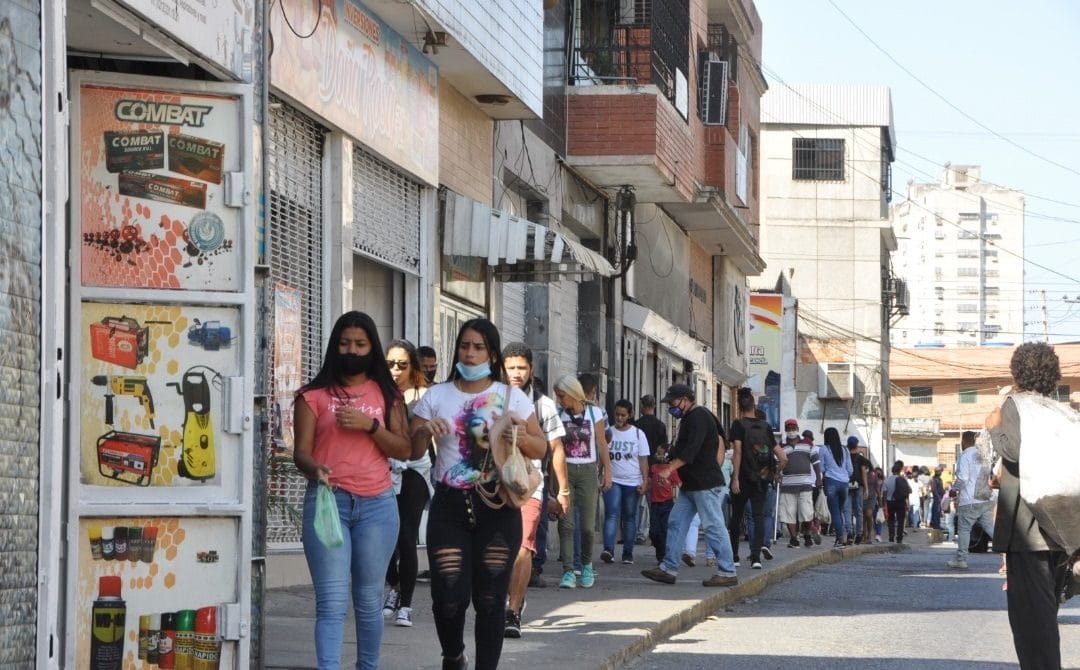 Más del 70% de las ganancias de comerciantes de La Guaira se van en impuestos