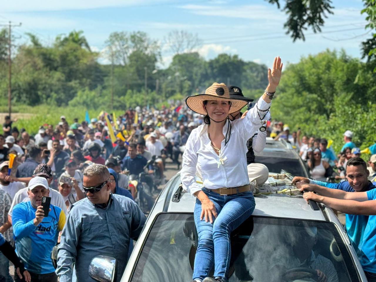 Tachirenses abarrotaron las calles en Coloncito para recibir a María Corina Machado (Videos)