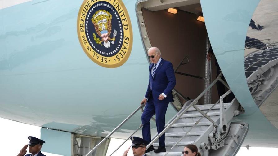 Biden llega a Atlanta en el Air Force One para el primer debate con Trump (VIDEO)