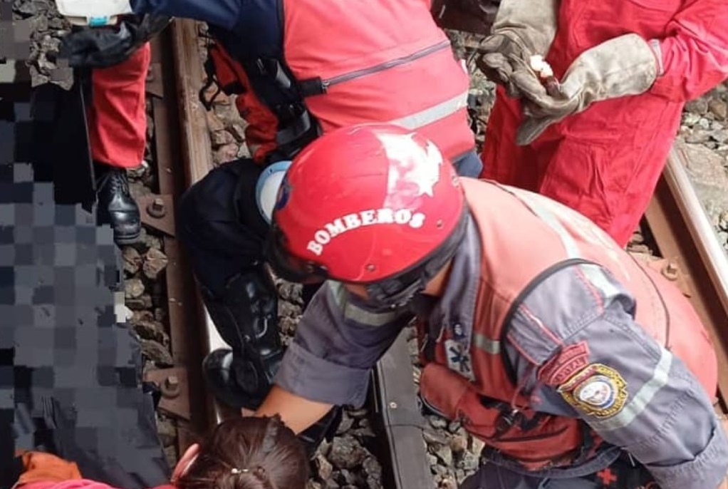 Bomberos rescataron un cuerpo en los rieles del Metro de Caracas