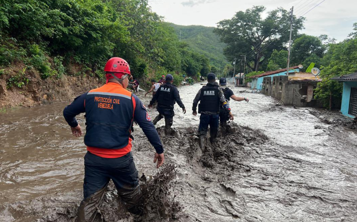 Fuertes lluvias provocadas por el huracán Beryl dejan dos fallecidos en Cumanacoa