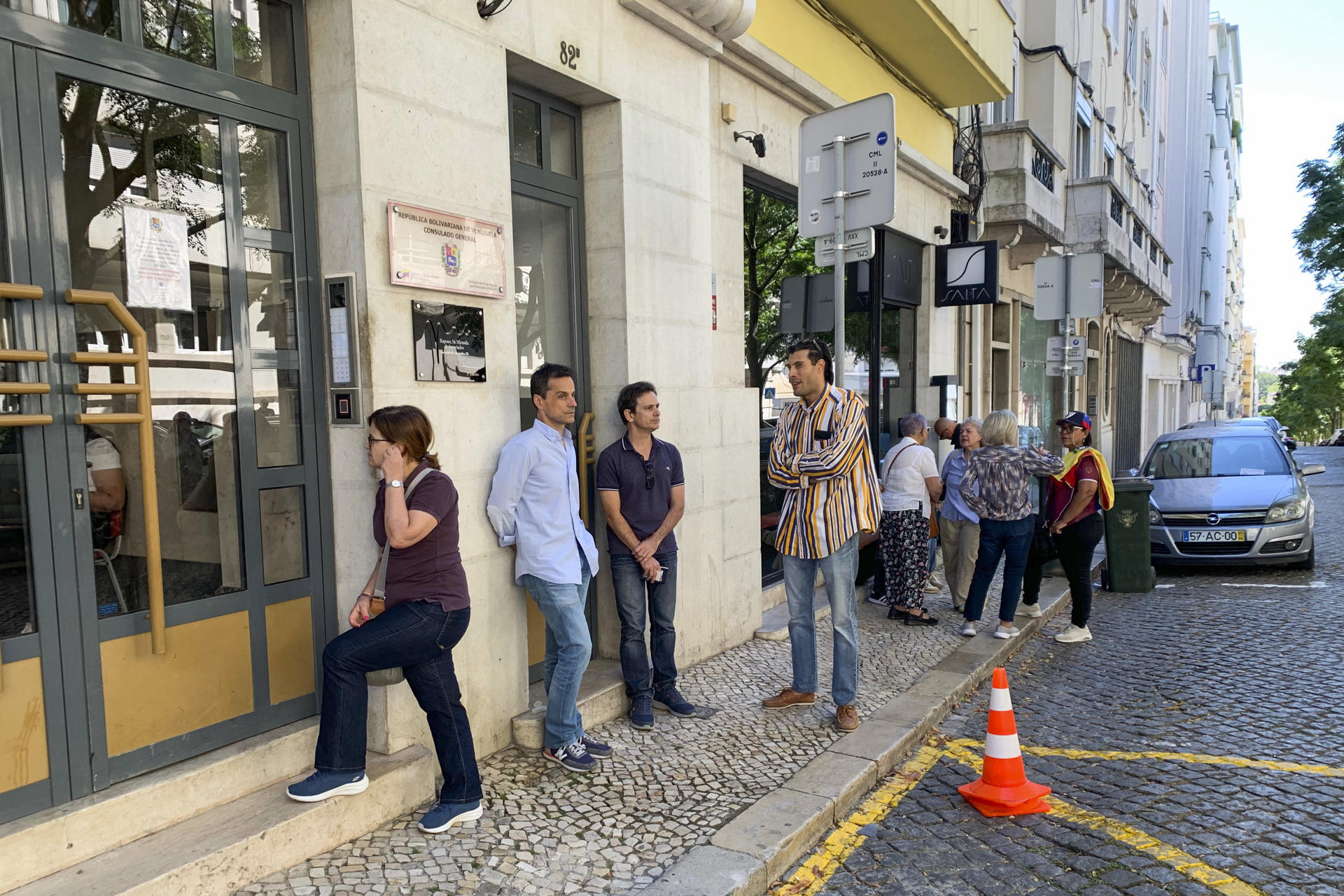 Unos 1.600 venezolanos votan en Portugal para la elección presidencial de este #28Jul