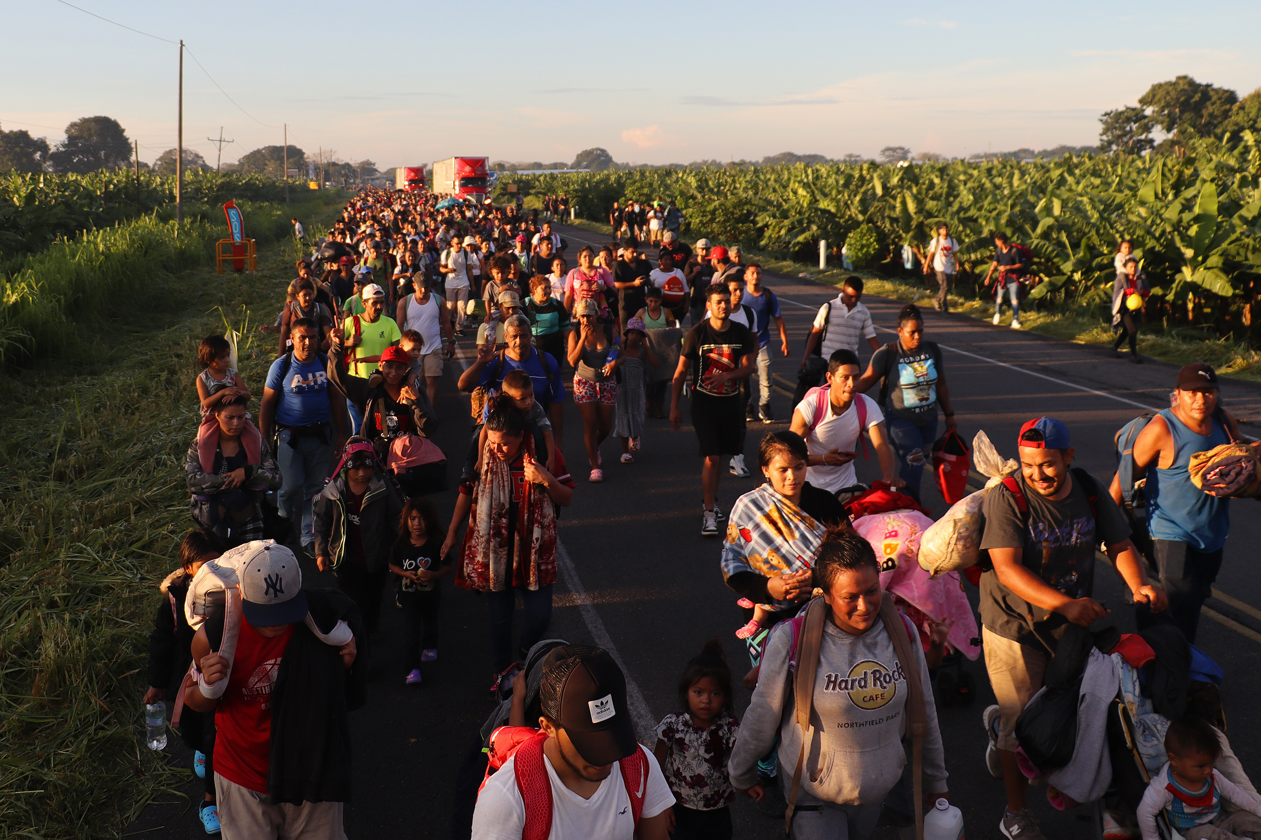 Unos tres mil migrantes parten en nueva caravana desde la frontera sur de México