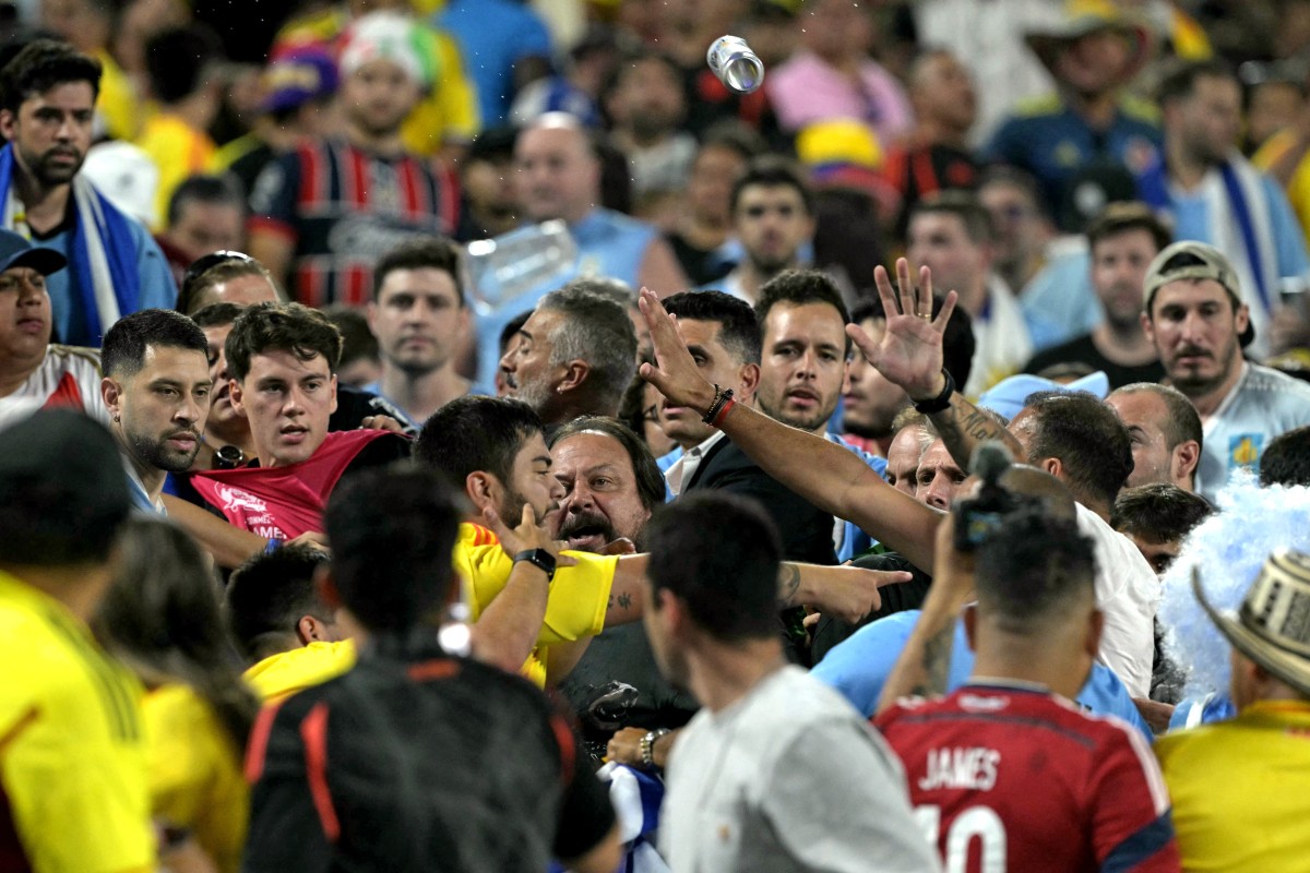 Bochorno en la Copa América: futbolistas uruguayos pelearon con hinchas colombianos en las gradas (Videos)