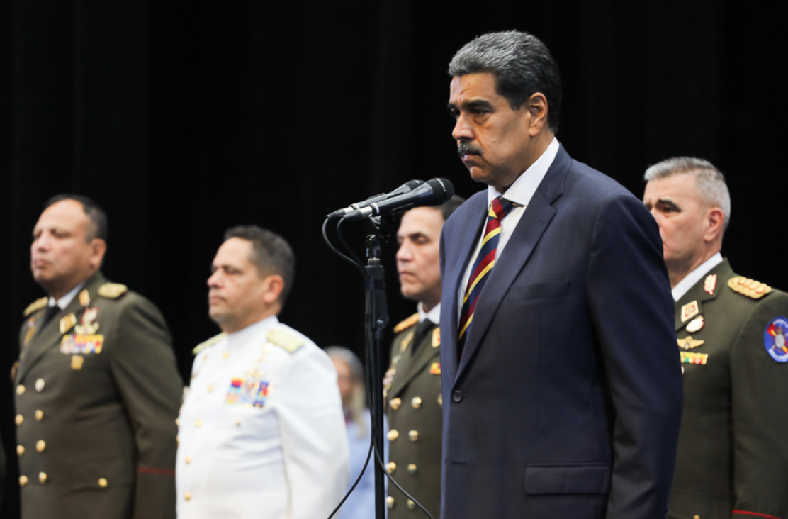 “Debo mi vida a ustedes”, confesó Maduro a nuevos ascendidos en su Guardia de Honor y la Dgcim