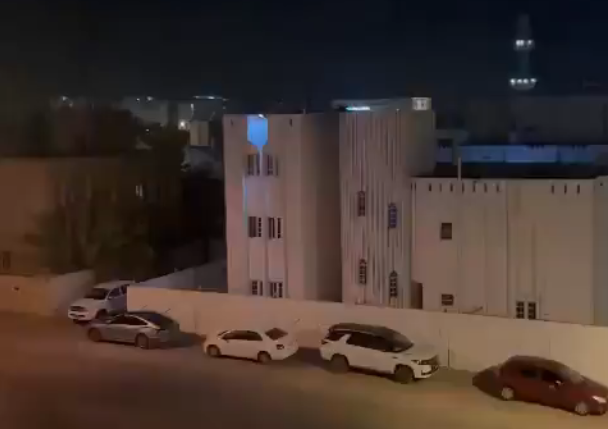 Aterrador VIDEO: tiroteo dejó al menos cuatro muertos frente a una mezquita en Omán
