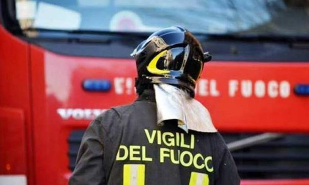 Dos valientes bomberos murieron cuando intentaban salvar de las llamas a una familia en Italia