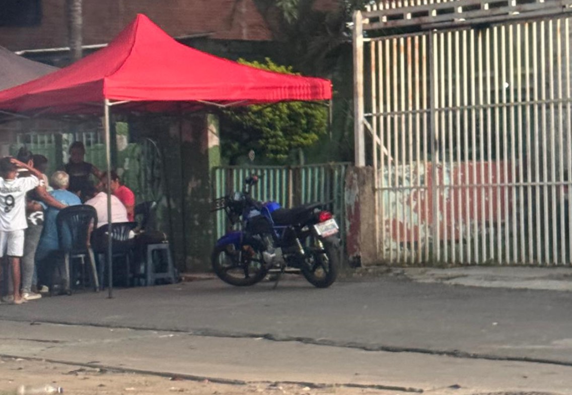 Denuncian instalación de “puntos rojos” en centros de votación en Maracay