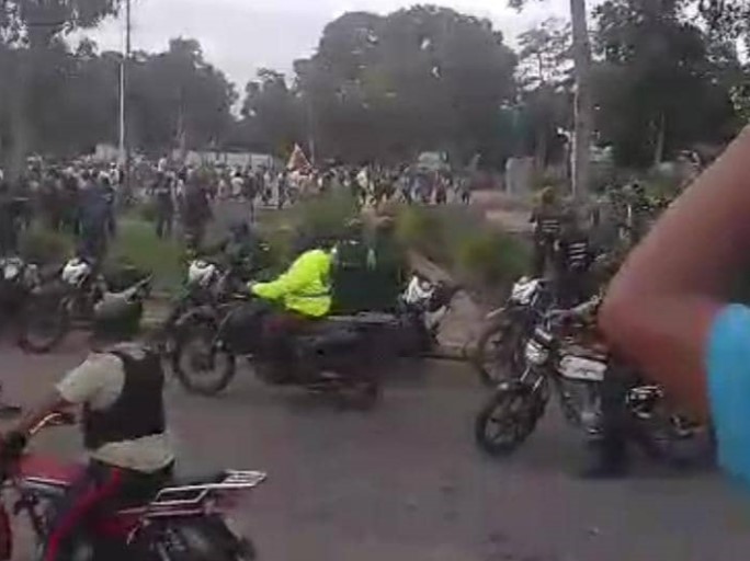 Chavismo reprime con lacrimógenas a manifestantes de Maturín