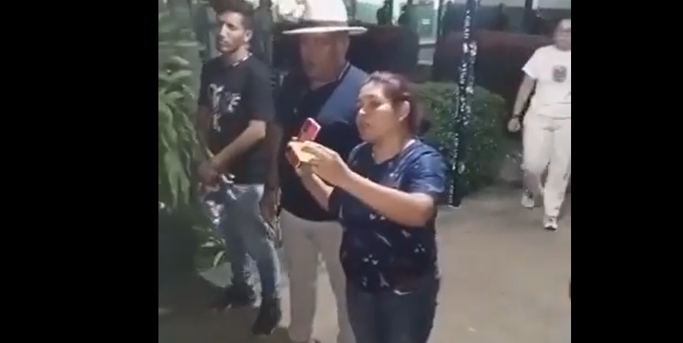 Desde Calabozo celebran triunfo opositor en centro de votación (VIDEO)