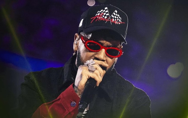 Anuel AA enfrenta burlas por su voz en la Velada del Año 4