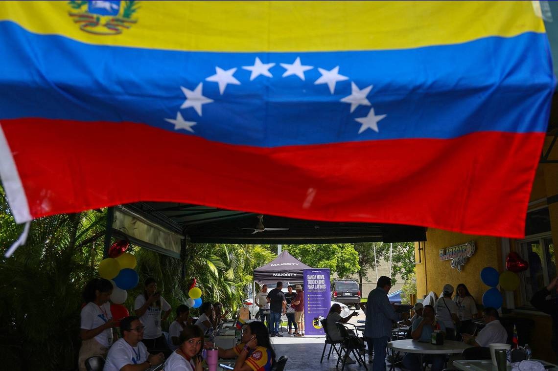 FOTOS: Venezolanos en Miami viven con entusiasmo la elección presidencial