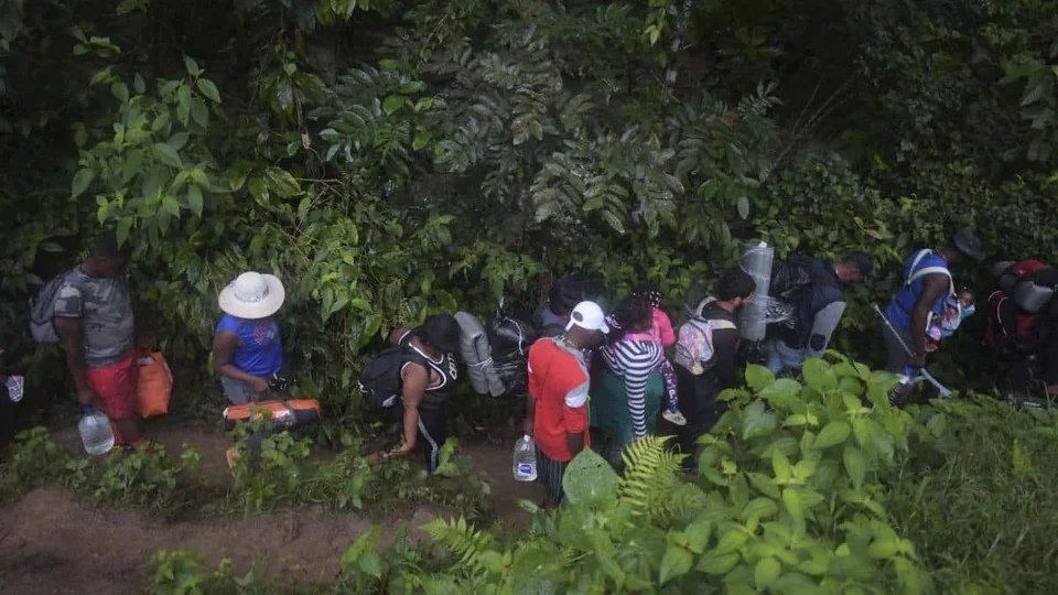 Desarticulan banda colombiana que gestionaba tráfico de migrantes por el Darién y las islas de San Andrés