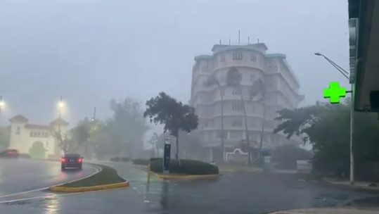 Poderoso huracán Beryl llega a San Juan de Puerto Rico (VIDEO)